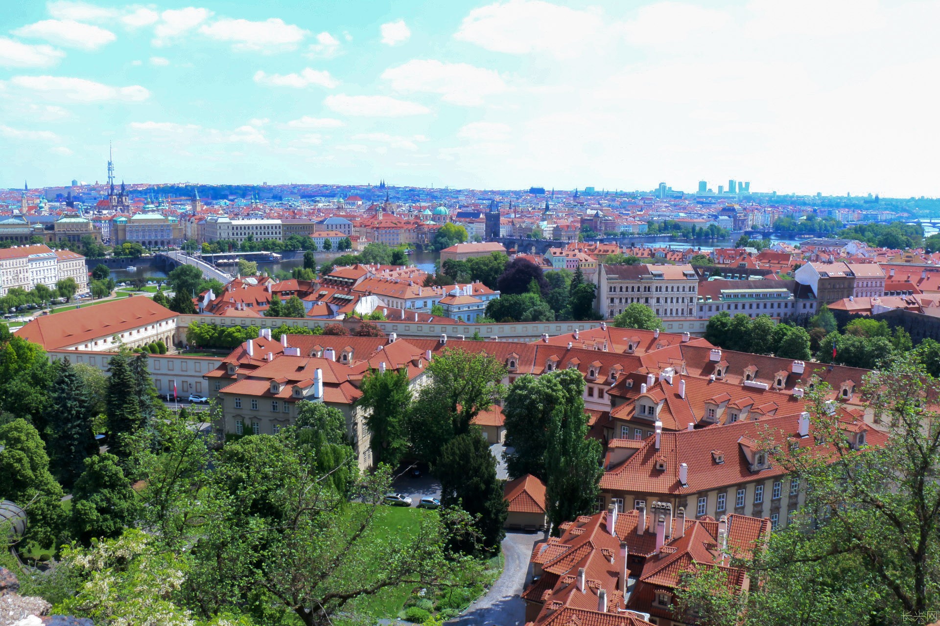 平台上拍的布拉格城景3x.jpg
